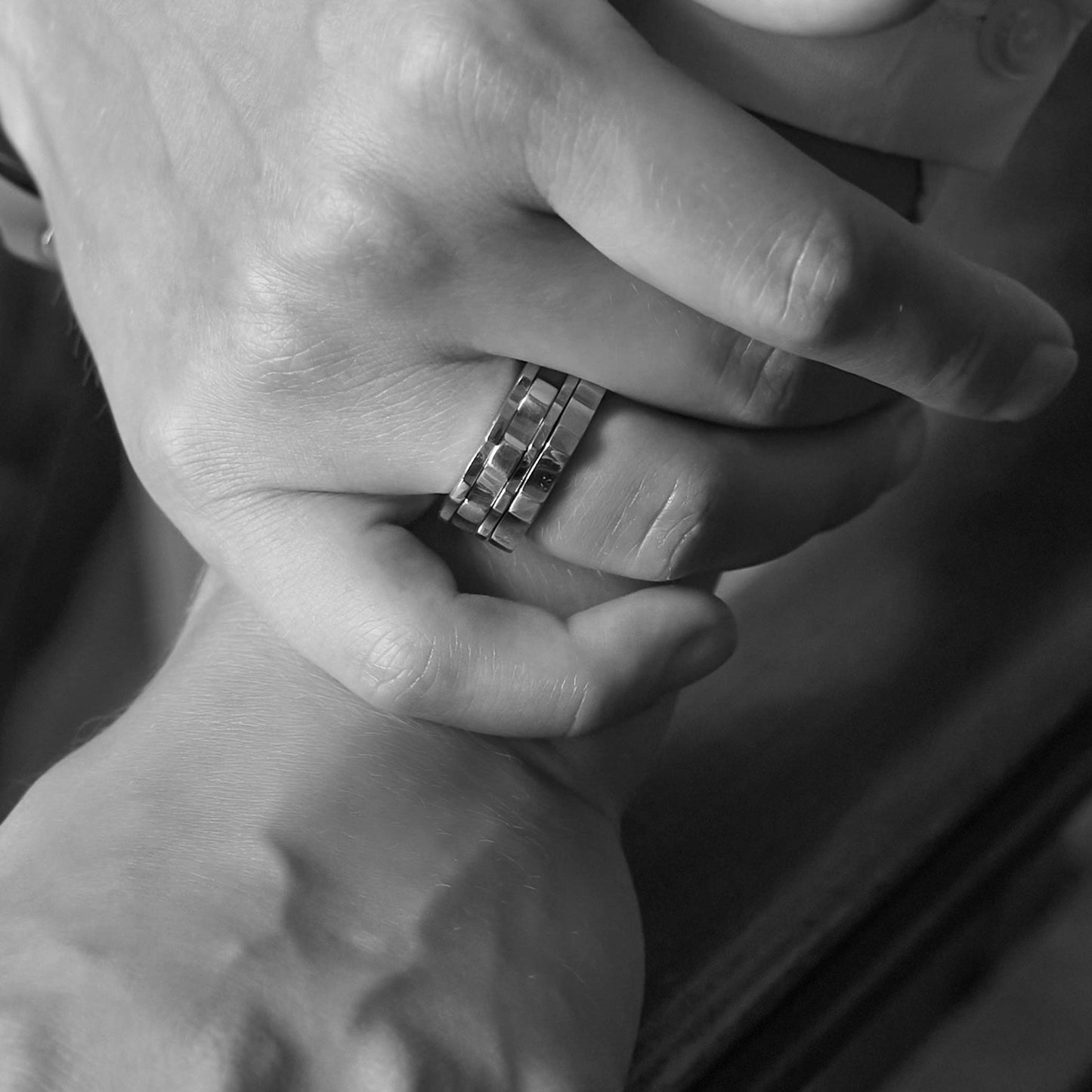 Indossato Anello classico oro bianco artigianale Milano uomo donna