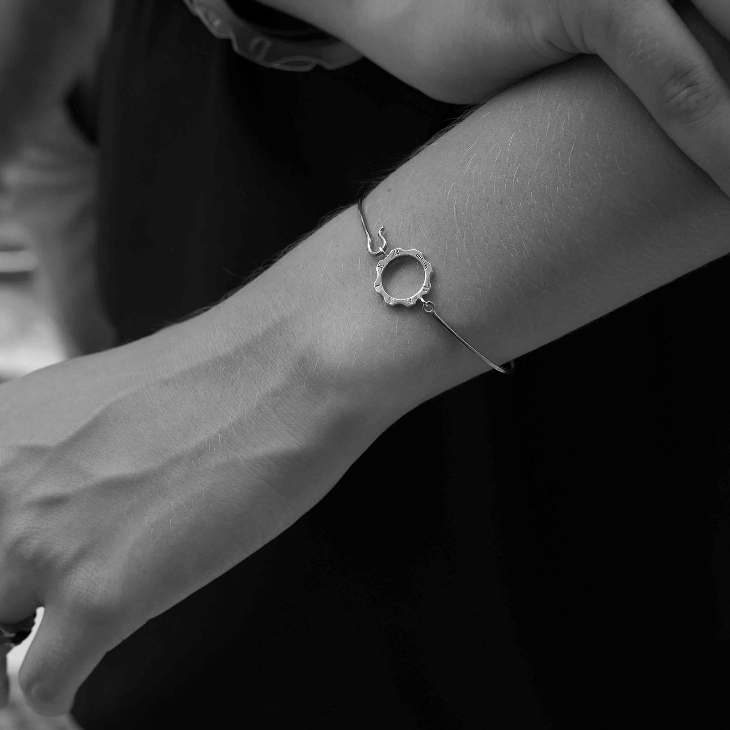 indossato bracciale artigianale Dexter Milano